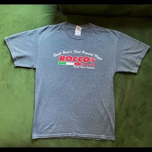 ROCCO'S RESTAURANT SOUTH BEND NOTRE DAME LOGO T-SHIRT MEN'S MEDIUM